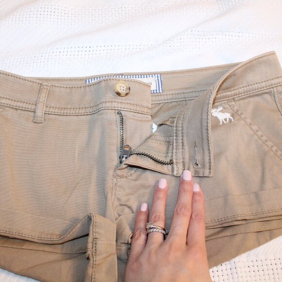 NWT Abercrombie and Fitch Khaki Shorts Sz 00 - Picture 4 of 11